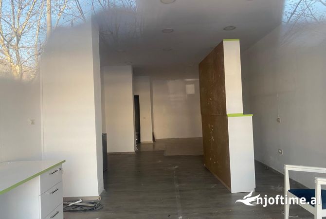 Ambient biznesi me qera 1+1 ne Tirane - 600 Euro