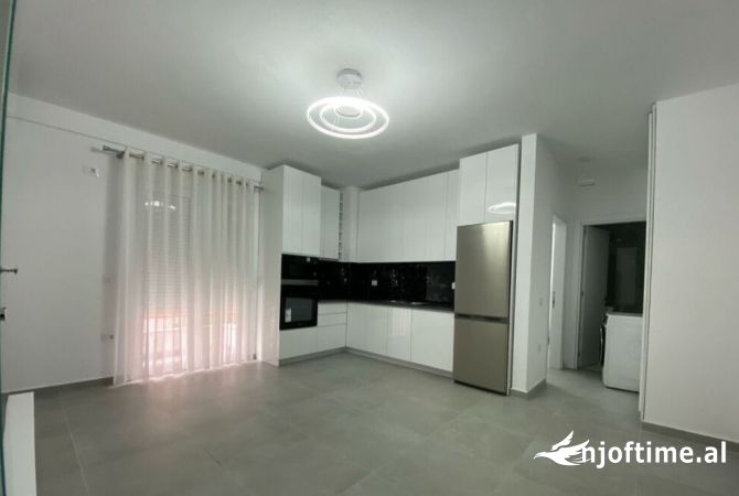Shtepi me qera Apartament ne Tirane, 1+1, Mobilimi E mobiluar, Pagesa 400  Euro.