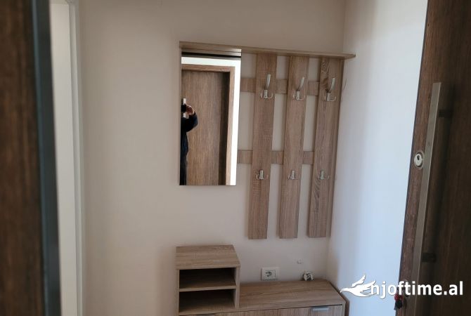 Shtepi me qera Apartament ne Tirane, 2+1, Mobilimi E mobiluar, Pagesa 600  Euro.
