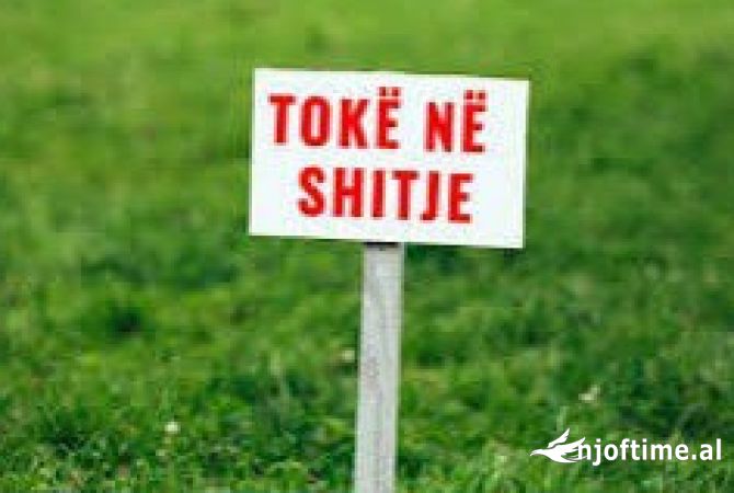 Truall ose Toke  ne Himare - 30,000 Euro