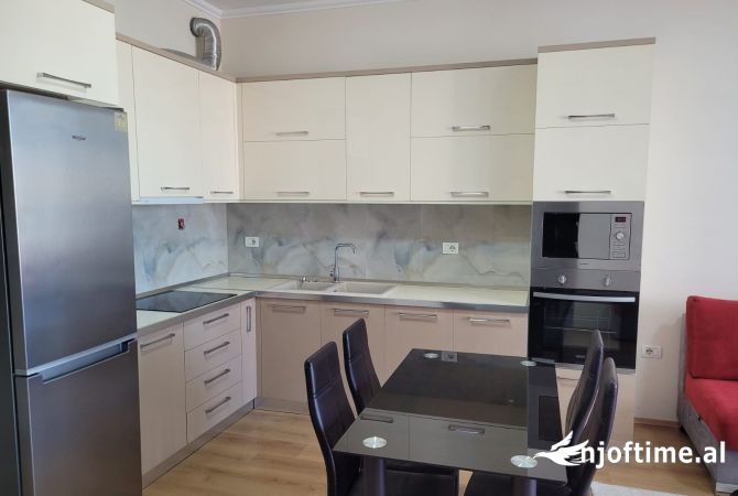 Shtepi me qera 2+1 ne Tirane - 580 Euro