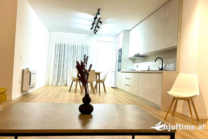 Shtepi me qera 2+1 ne Tirane - 700 Euro