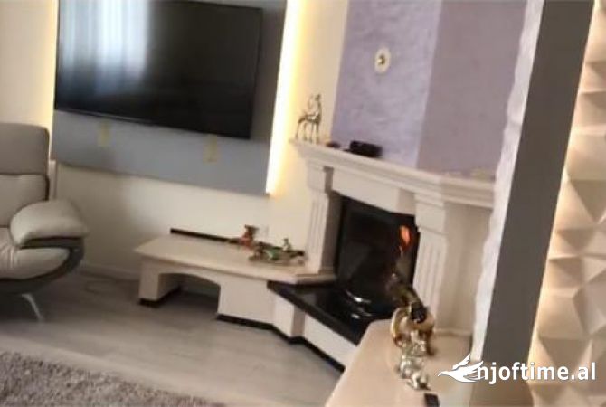 Shtepi me qera Duplex(shtepi me 2 kate) ne Tirane, 3+1, Mobilimi E mobiluar, Pagesa 1,000  Euro.