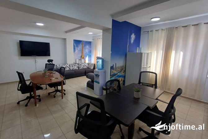 Ambient biznesi me qera 3+1 ne Tirane - 1,200 Euro