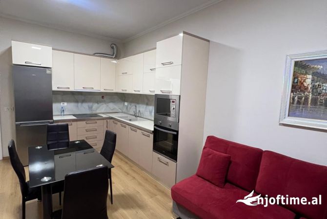 Shtepi me qera Apartament ne Tirane, 2+1, Mobilimi E mobiluar, Pagesa 600  Euro.