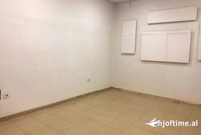 Ambient biznesi me qera 1+1 ne Tirane - 1,200 Euro