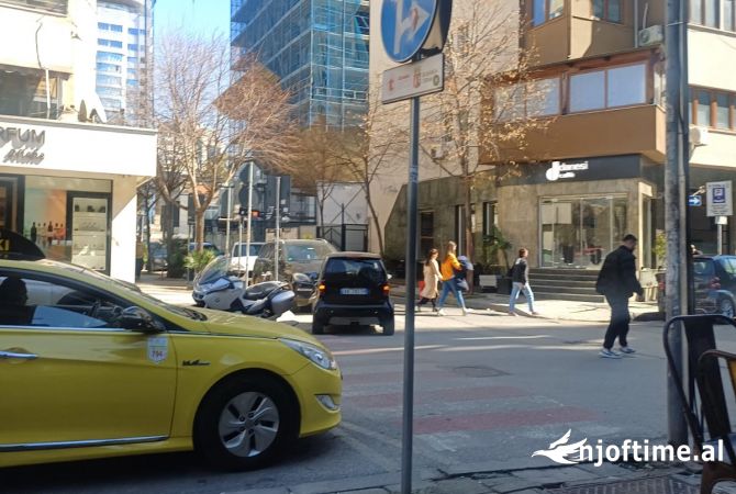 Ambient biznesi me qera 1+1 ne Tirane - 1,300 Euro