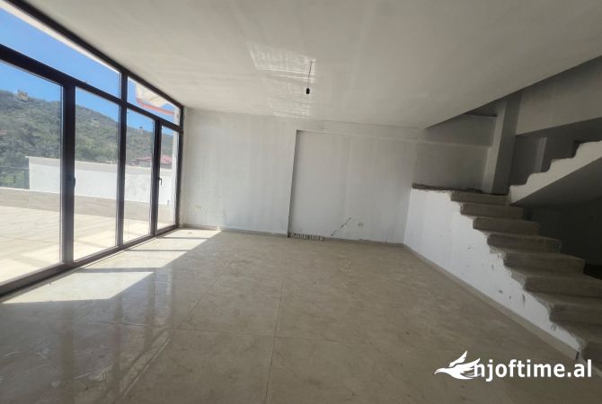 Shtepi ne shitje 3+1 ne Tirane - 329,000 Euro