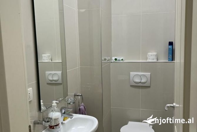 Shtepi me qera Apartament ne Tirane, 2+1, Mobilimi E mobiluar, Pagesa 1,200  Euro.