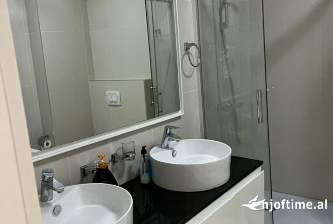 Shtepi me qera Apartament ne Tirane, 2+1, Mobilimi E mobiluar, Pagesa 1,200  Euro.