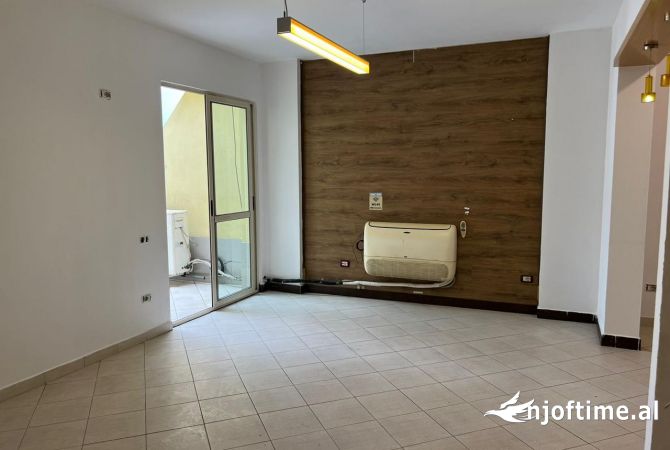 Shtepi ne shitje 2+1 ne Tirane - 175,000 Euro