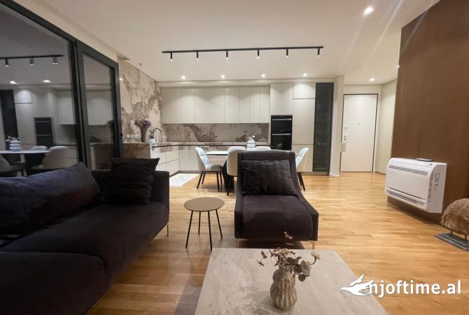 Shtepi me qera Apartament ne Tirane, 3+1, Mobilimi E mobiluar, Pagesa 2,300  Euro.