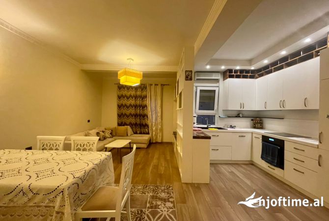 Shtepi me qera Apartament ne Tirane, 1+1, Mobilimi E mobiluar, Pagesa 500  Euro.