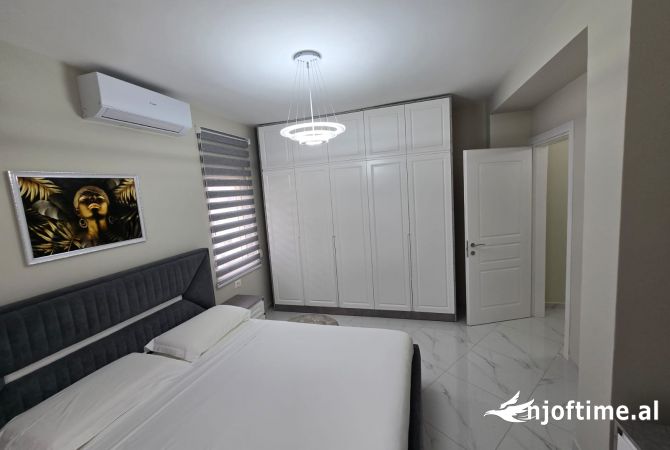 Shtepi me qera Apartament ne Tirane, 2+1, Mobilimi E mobiluar, Pagesa 750  Euro.