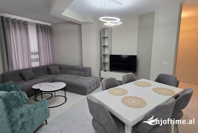 Shtepi me qera 2+1 ne Tirane - 750 Euro