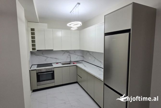 Shtepi me qera Apartament ne Tirane, 2+1, Mobilimi E mobiluar, Pagesa 750  Euro.