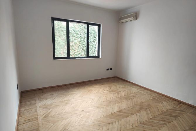 Ambient biznesi me qera 3+1 ne Tirane - 900 Euro