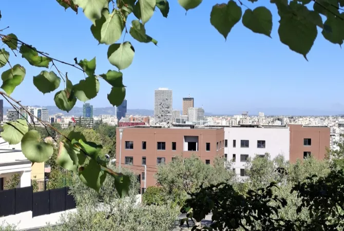 Shtepi ne shitje Apartament ne Tirane, 2+1, Mobilimi Bosh, pa mobiluar, Pagesa 165,000  Euro.