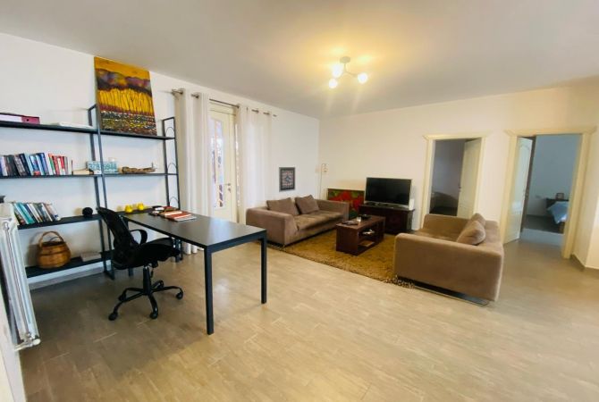 Shtepi ne shitje Apartament ne Tirane, 2+1, Mobilimi E mobiluar, Pagesa 238,000  Euro.