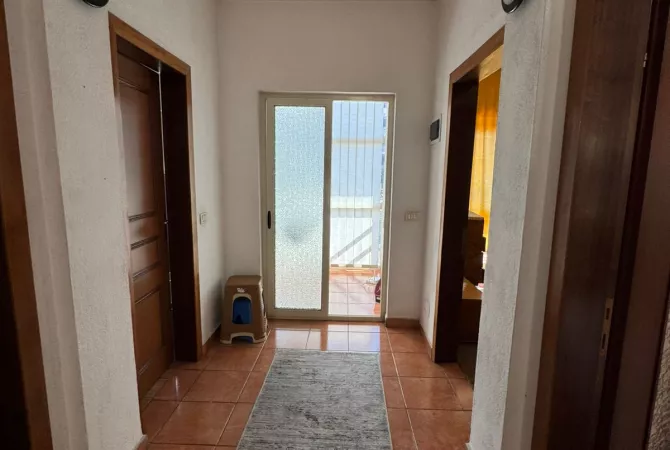 Shtepi ne shitje Shtepi Private ne Tirane, 4+1, Mobilimi E mobiluar, Pagesa 349,000  Euro.