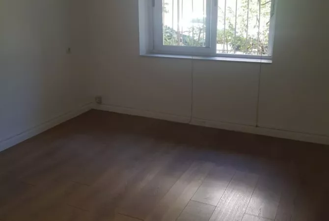 Ambient biznesi me qera 3+1 ne Tirane - 410 Euro