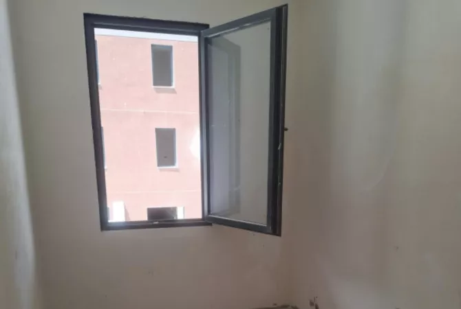 Shtepi ne shitje Apartament ne Tirane, 2+1, Mobilimi Bosh, pa mobiluar, Pagesa 185,000  Euro.