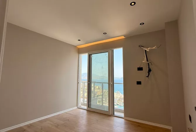 Shtepi ne shitje Apartament ne Sarande, 2+1, Mobilimi Bosh, pa mobiluar, Pagesa 165,000  Euro.