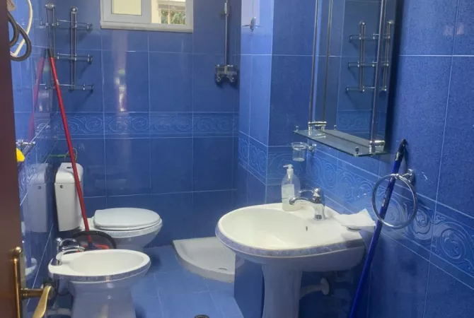Ambient biznesi me qera 3+1 ne Tirane - 400 Euro
