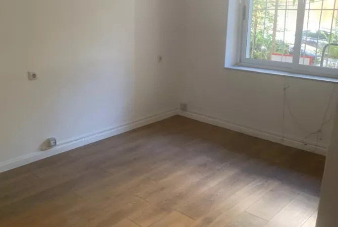 Ambient biznesi me qera 3+1 ne Tirane - 400 Euro