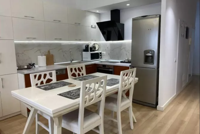 Shtepi me qera 2+1 ne Tirane - 800 Euro