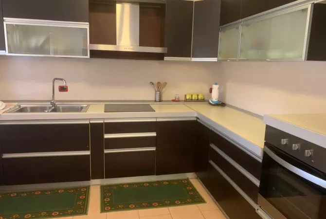 Shtepi me qera 2+1 ne Tirane - 600 Euro