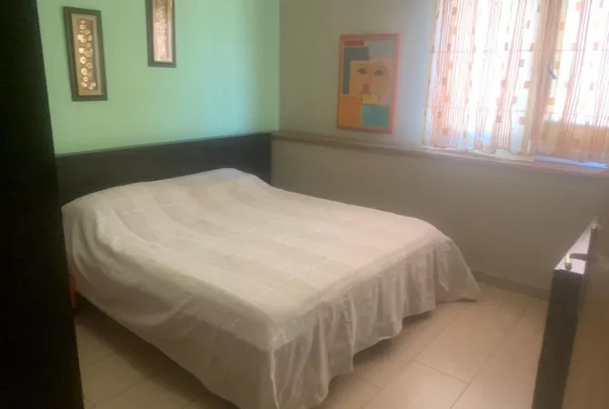 Shtepi me qera Apartament ne Tirane, 2+1, Mobilimi E mobiluar, Pagesa 600  Euro.