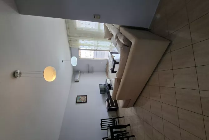 Shtepi ne shitje Apartament ne Tirane, 1+1, Mobilimi E mobiluar, Pagesa 192,000  Euro.