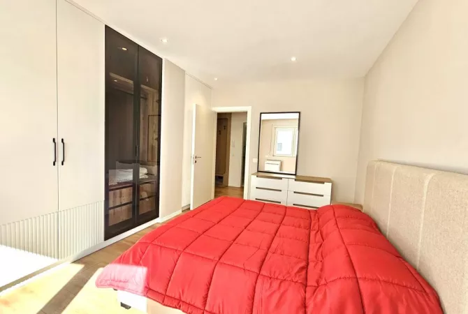 Shtepi me qera Apartament ne Tirane, 2+1, Mobilimi E mobiluar, Pagesa 1,300  Euro.