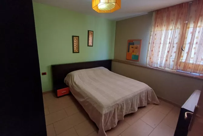 Shtepi me qera Apartament ne Tirane, 2+1, Mobilimi E mobiluar, Pagesa 650  Euro.