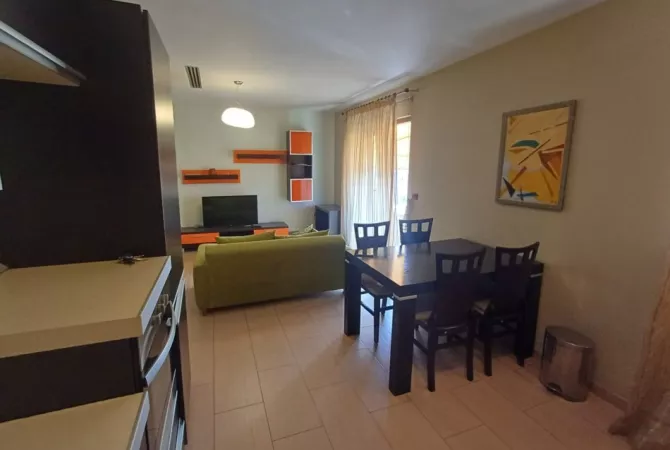 Shtepi me qera 2+1 ne Tirane - 650 Euro
