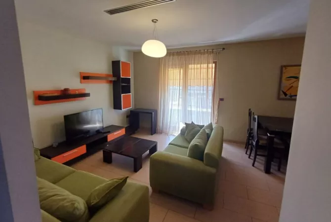 Shtepi me qera 2+1 ne Tirane - 650 Euro