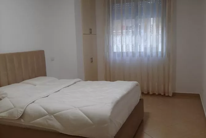 Shtepi me qera Apartament ne Vlore, 1+1, Mobilimi E mobiluar, Pagesa 450  Euro.