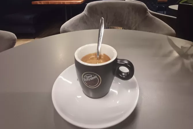 Ambient biznesi me qera 2+1 ne Tirane - 380 Euro
