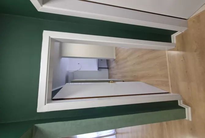 Ambient biznesi me qera 3+1 ne Tirane - 800 Euro
