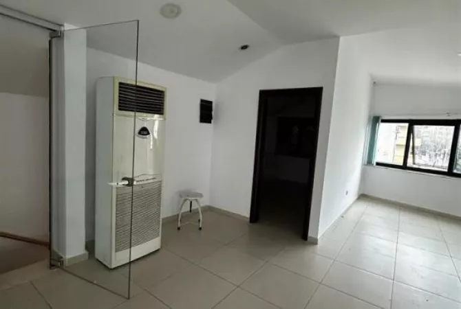 Ambient biznesi me qera 3+1 ne Tirane - 1,500 Euro