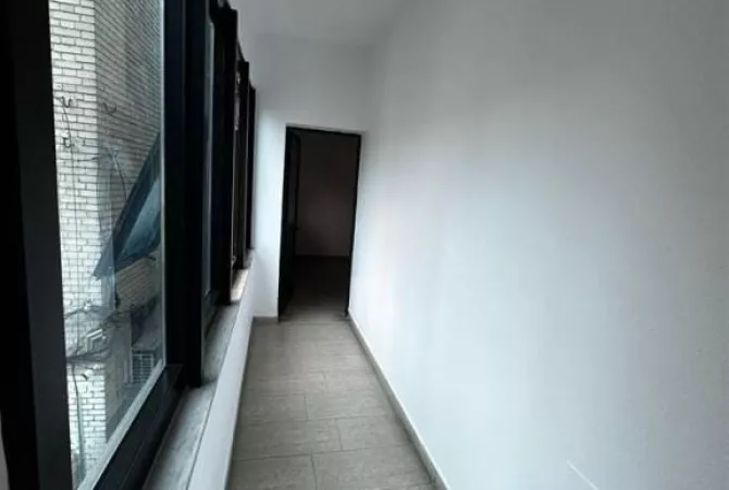 Ambient biznesi me qera 3+1 ne Tirane - 1,500 Euro