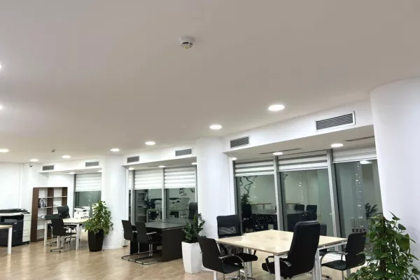 Ambient biznesi me qera 3+1 ne Tirane - 3,475 Euro