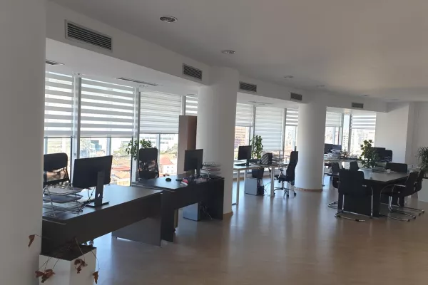 Ambient biznesi me qera 3+1 ne Tirane - 3,475 Euro