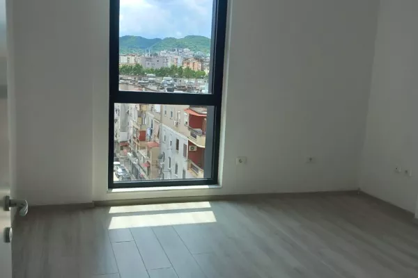 Ambient biznesi me qera 3+1 ne Tirane - 900 Euro