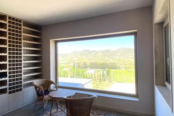 Shtepi ne shitje Shtepi Private ne Tirane, 3+1, Mobilimi Pjeserisht e mobiluar, Pagesa 396,000  Euro.