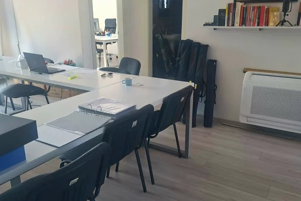 Business Property for Rent 3+1 in Tirana - 1,000 Euro