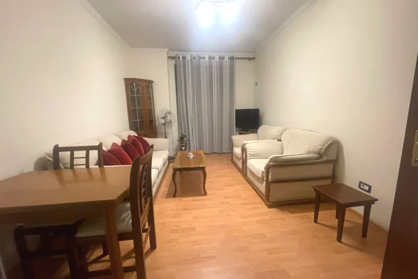 Shtepi me qera 1+1 ne Tirane - 470 Euro