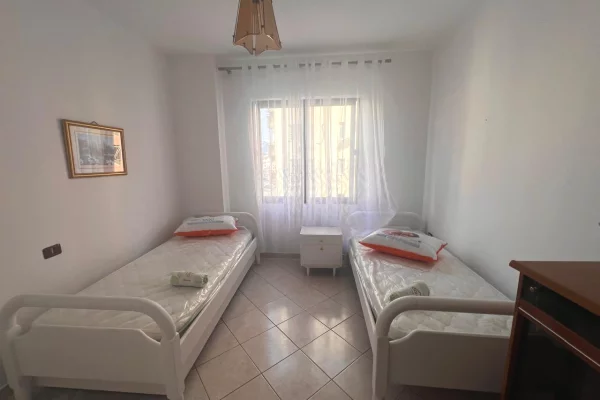 Shtepi me qera 2+1 ne Tirane - 50,000 Leke