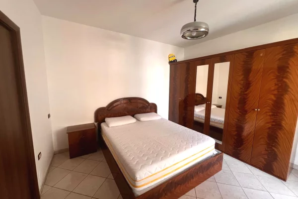 Shtepi me qera 2+1 ne Tirane - 50,000 Leke